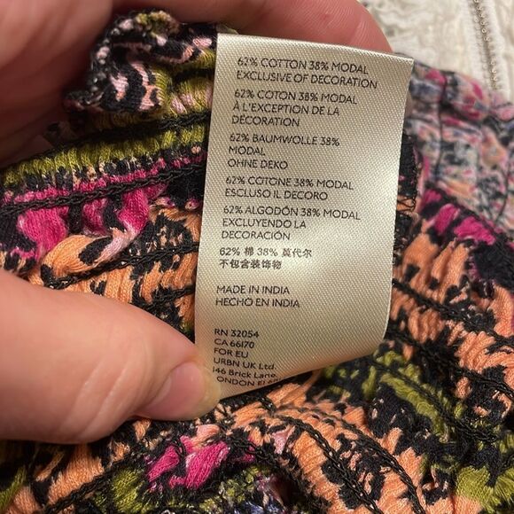 Free People Smocked Elastic V neck Blouse in Peach Combo XS - Picture 6 of 7